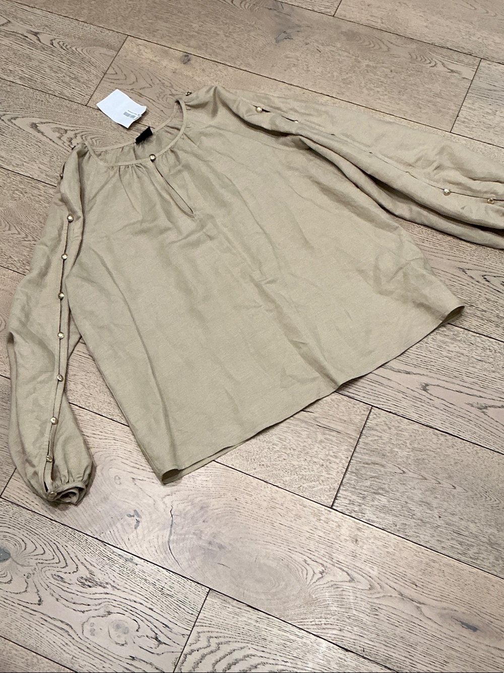 Woman’s INC Tan linen open long sleeve top. Large. Gold buttons. NWT! So cute!